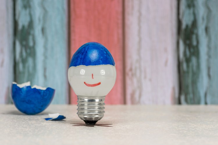 light-bulb-4064011_1920