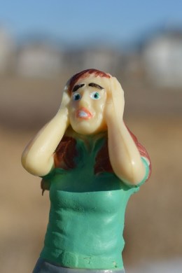 frightened-1172122_1920